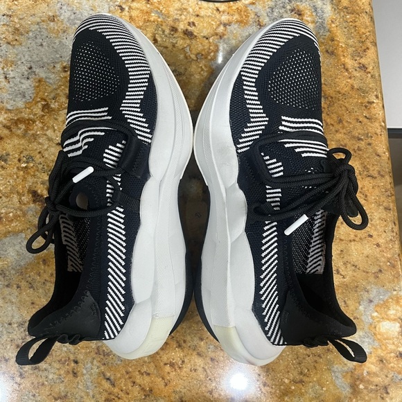 Sorel Women's Explorer Defy Low size 8 - Picture 8 of 9